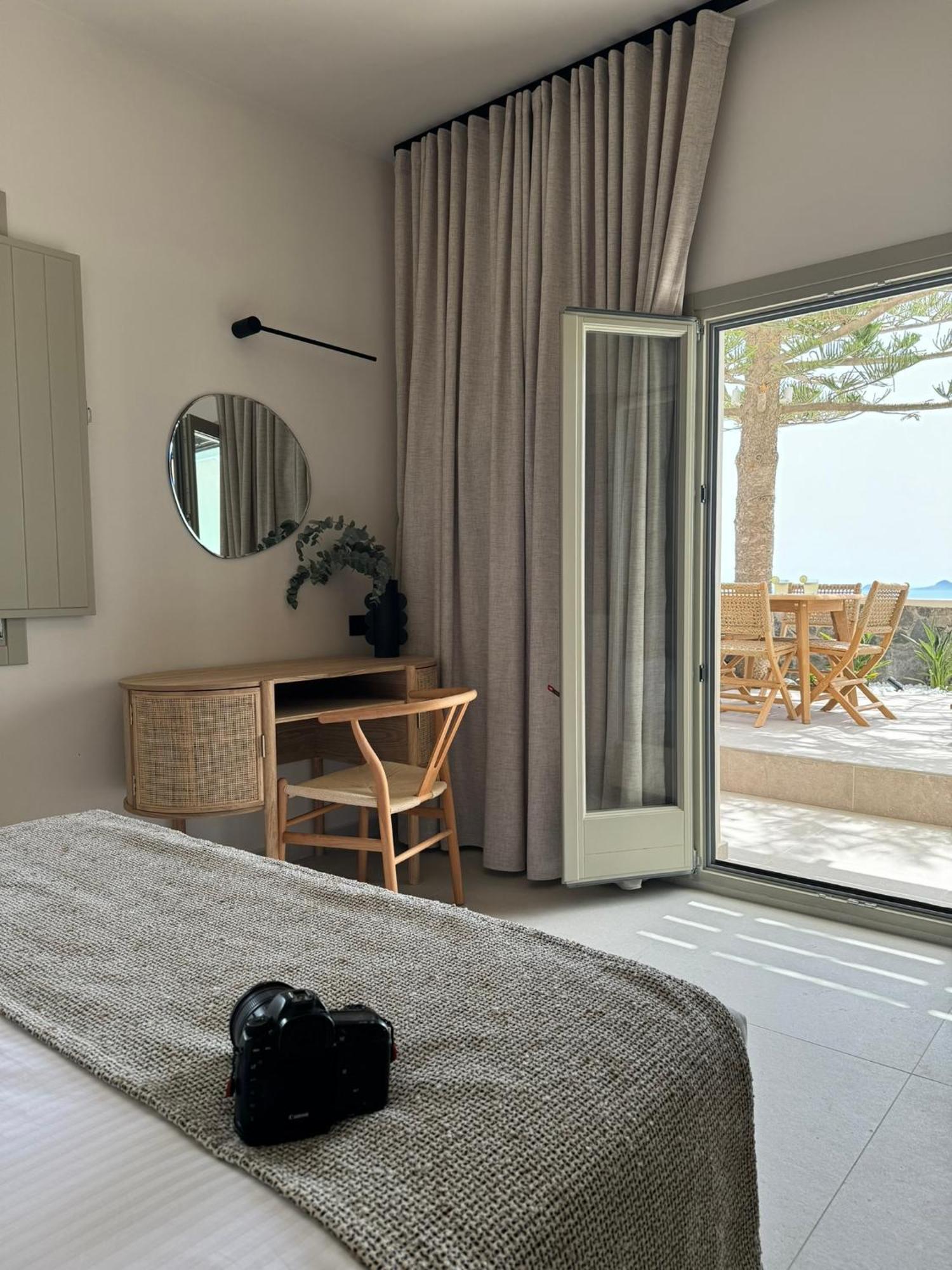 Morfes Luxury Suites By Caldera Houses Φηροστεφάνι Εξωτερικό φωτογραφία